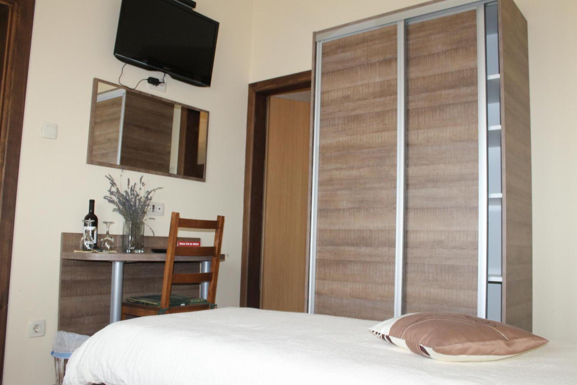 بييلوفار Rooms & Apartment Vinia الغرفة الصورة